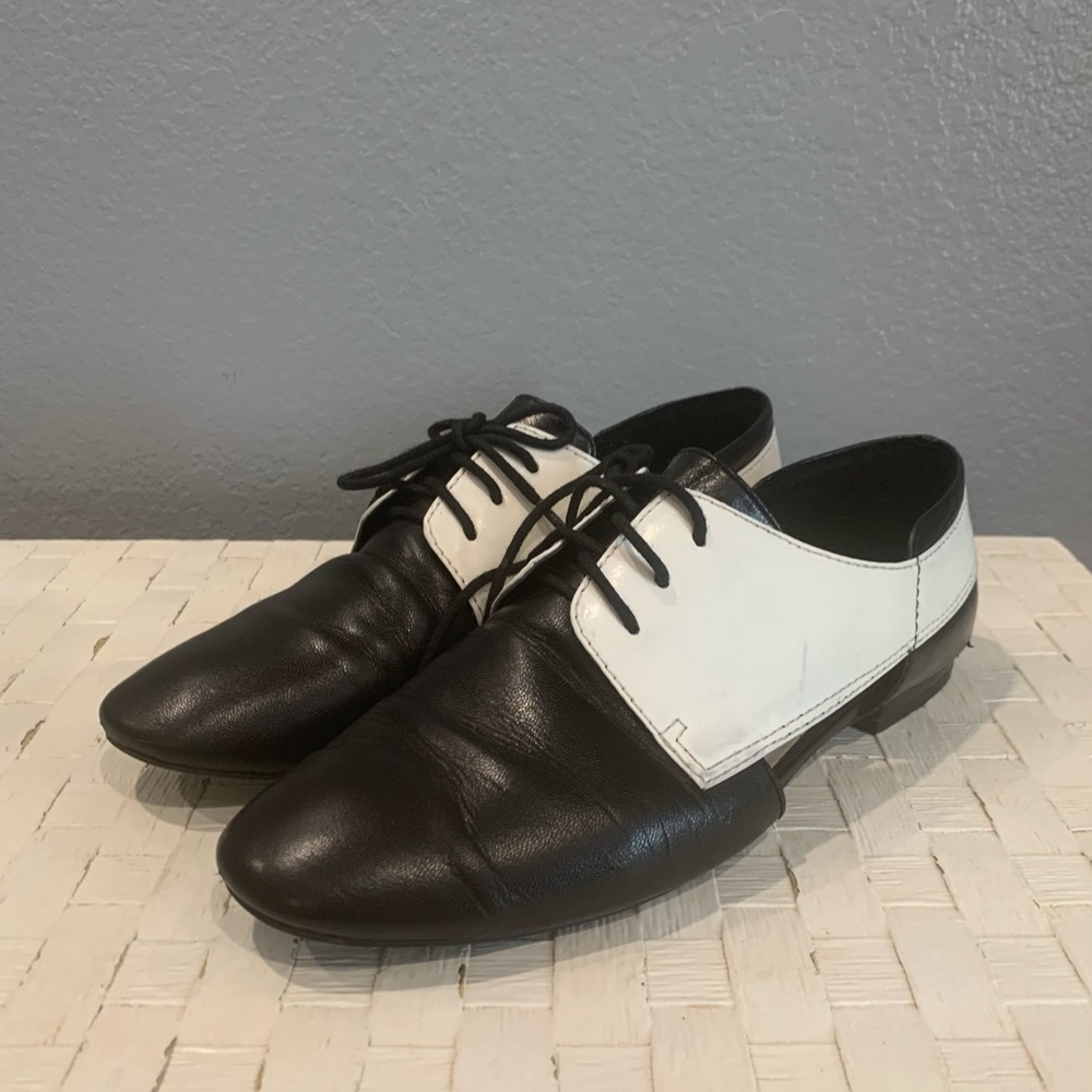 Nine West | Backupo Black and White Leather Shoes